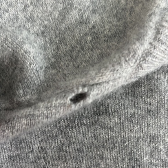 Cashmere sweater (damaged) - Picture 3 of 5